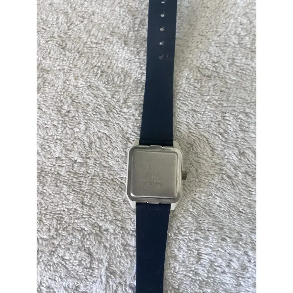 MONOPOLY QUARTZ WATCH WORKING WITH NEEDS NEW BATTERY - Picture 3 of 6